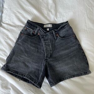 A&F Criss cross Dad High Rise Shorts 25